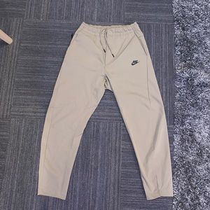 Nike Men’s Sportwear Tech Pants